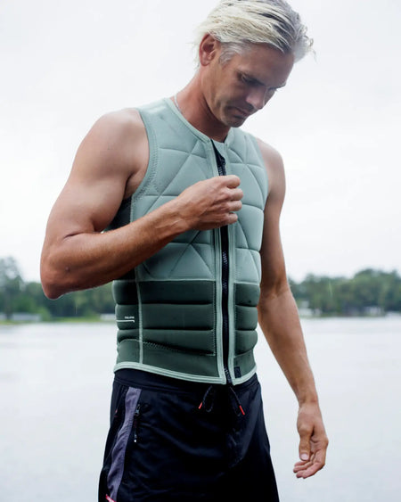 Follow Love nor Money Impact Vest - Petina lifestyle 4