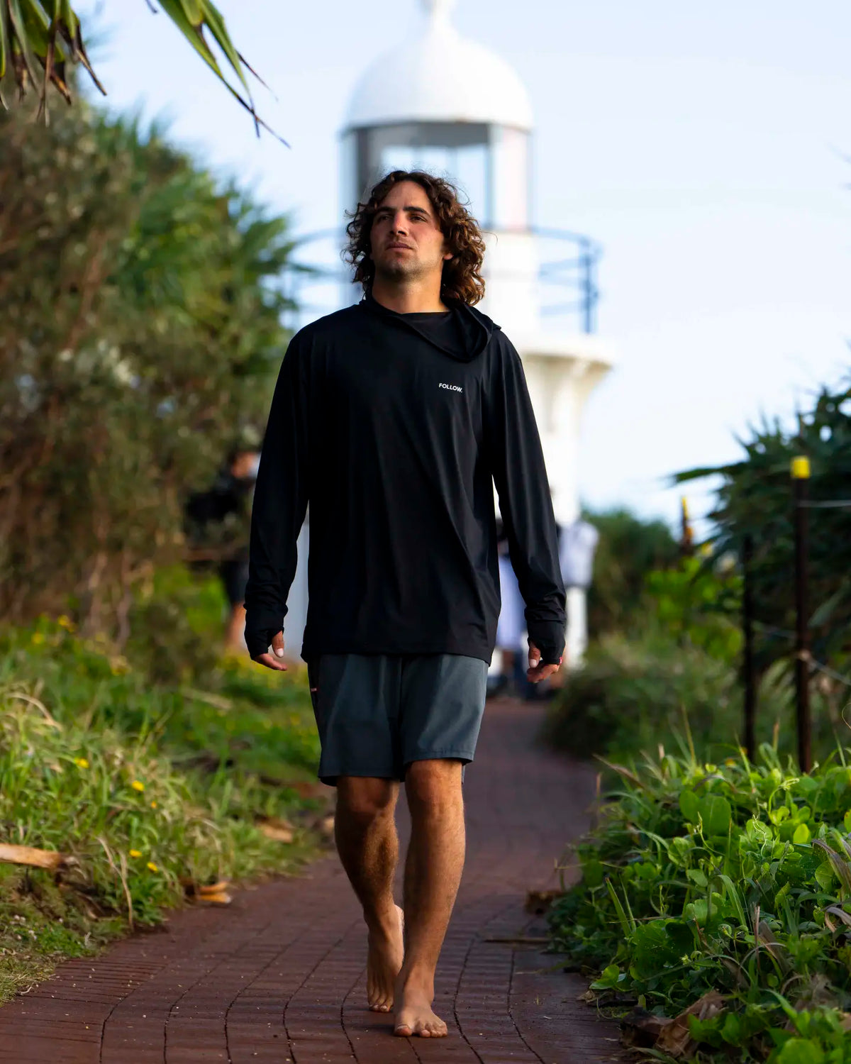 Follow Water Hood L/S - Black lifestyle 1