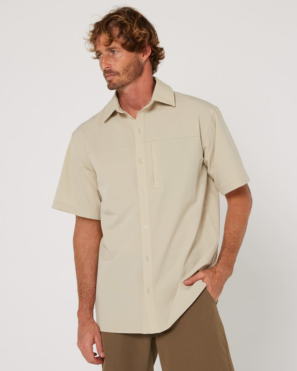 Follow Travel Shirt S/S - Cream