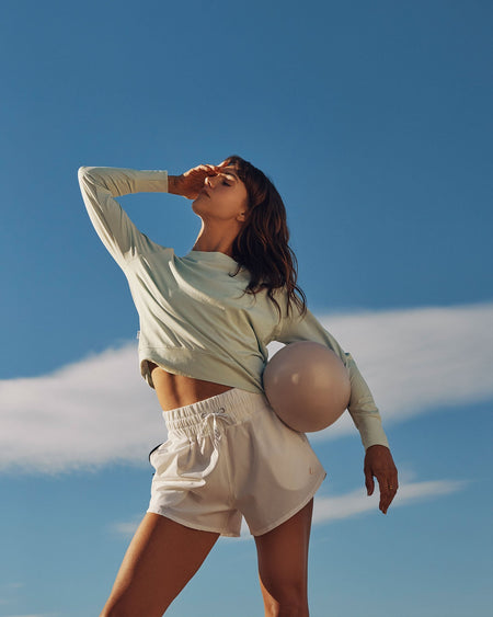 Follow Maven Shorts - Cream, detail