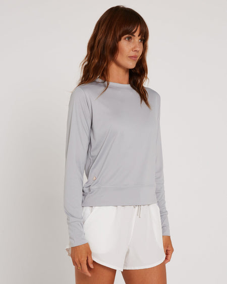 Follow Elara Sun Tee L/S - Light Grey, on water