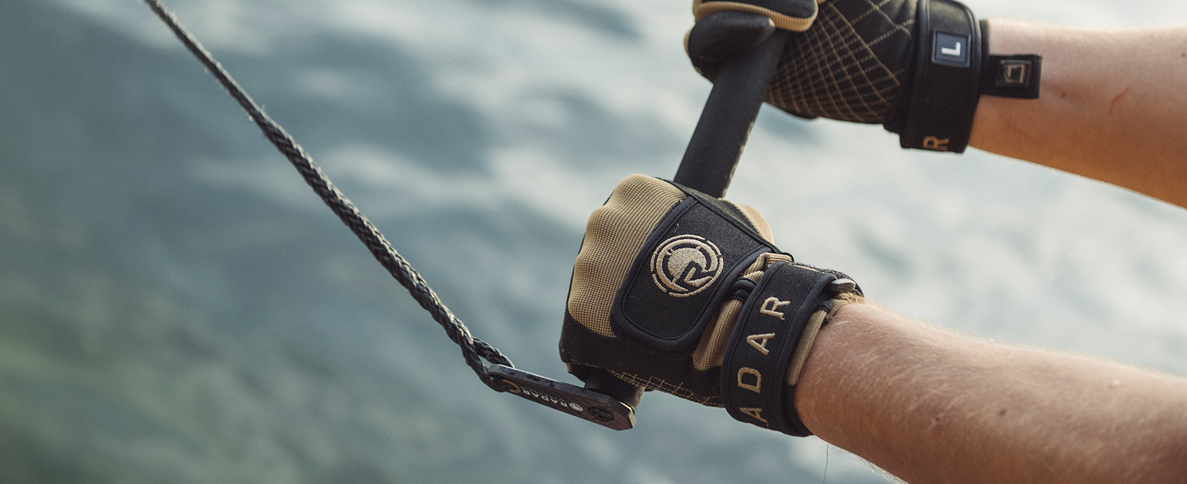 Podium Glove - Black / Gold - XL